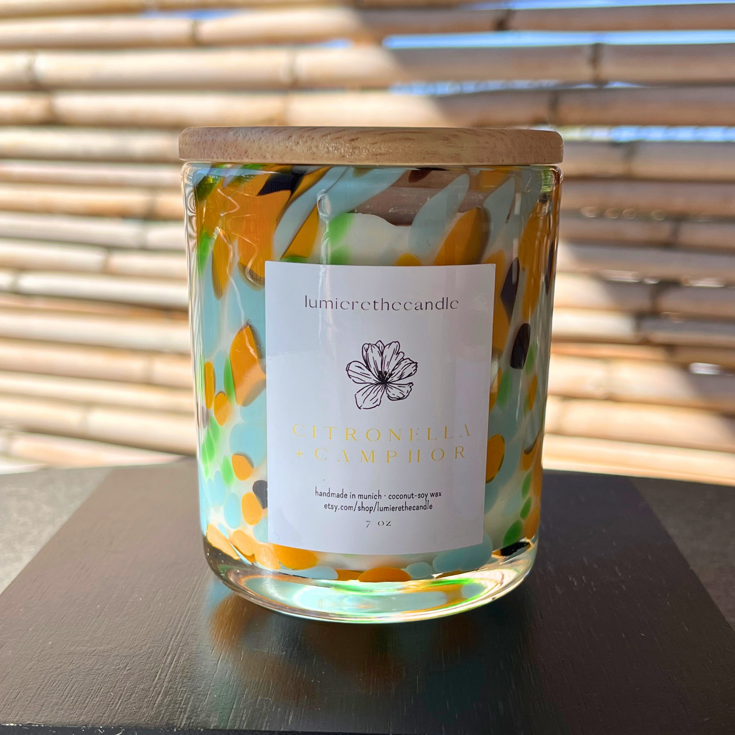 citronella camphor kerze sojawachs lumierethecandle mückenabwehr sommer kerze gartenkerze holzdeckel