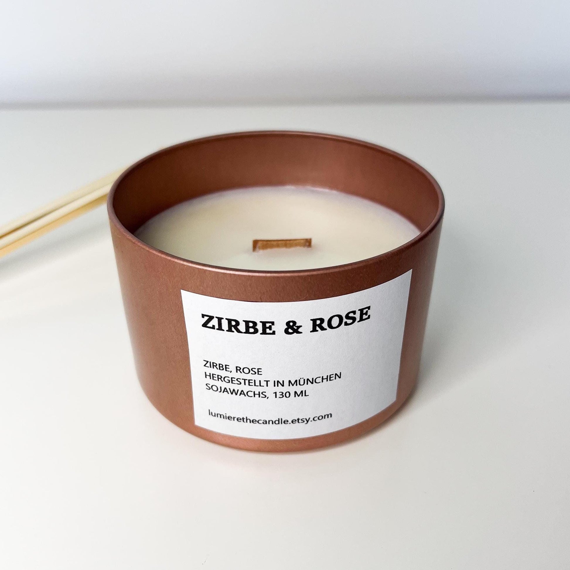 Zirbenkerze Zirbe Rose mit Holzdocht 