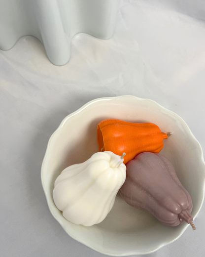 kürbis kerze dekoration butternut herbst deko halloween sojawachs orange braun weiß lumierethecandle